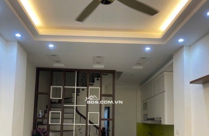 Bán Nhà Ngọc Thụy - 35m² - 5 Tầng - Ô Tô Đỗ Cửa

Chính chủ cần bán nhà mới xây tại khu vực đẹp nhất Ngọc Thụy, gần trường Việt Pháp.